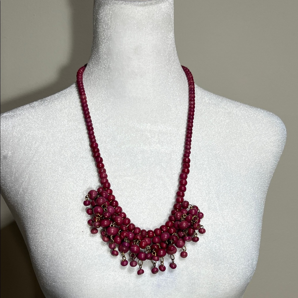 Elegant Beaded Necklace in Rich Pink